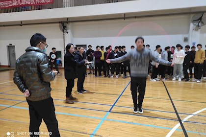 学院开展体育抽测活动