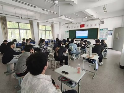 以理论竞赛强基 展新时代工匠风采