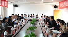 相知无远近  万里尚为邻