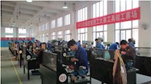 走校企合作之路  积极推进校企合作特色项目建设