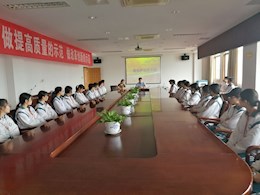 团委举行十八岁成人仪式宣讲堂