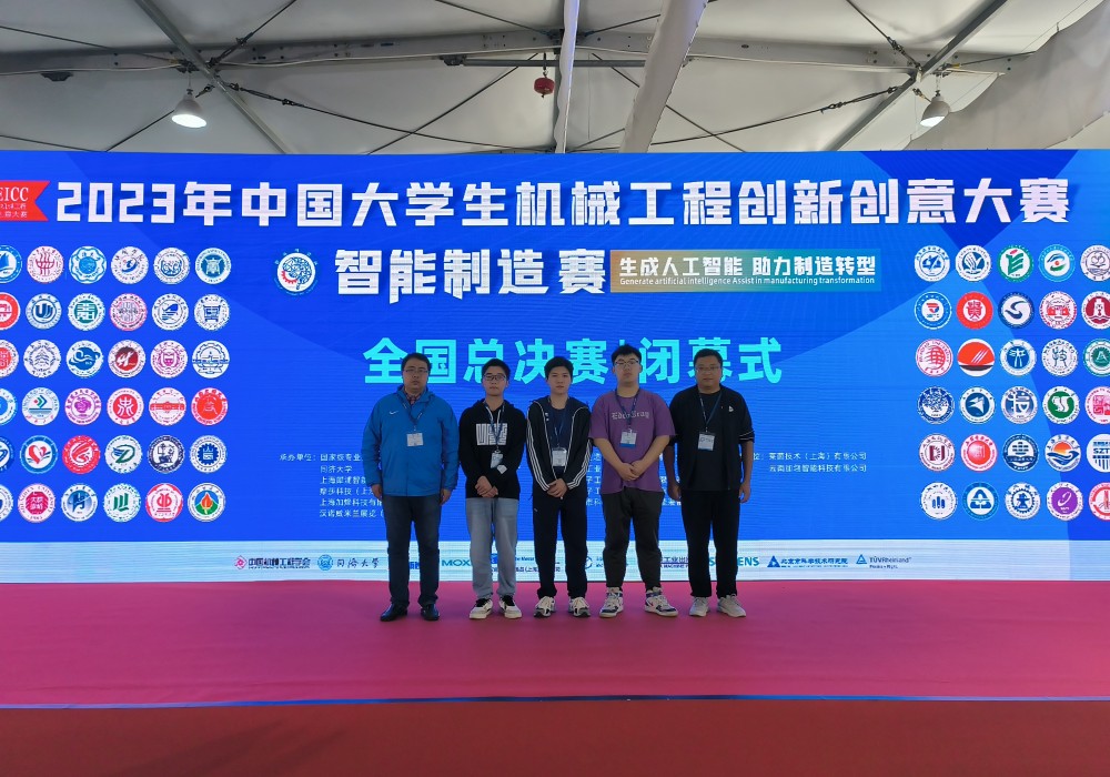 3ae129a3fbe34aa39a6de7870f042300.jpg