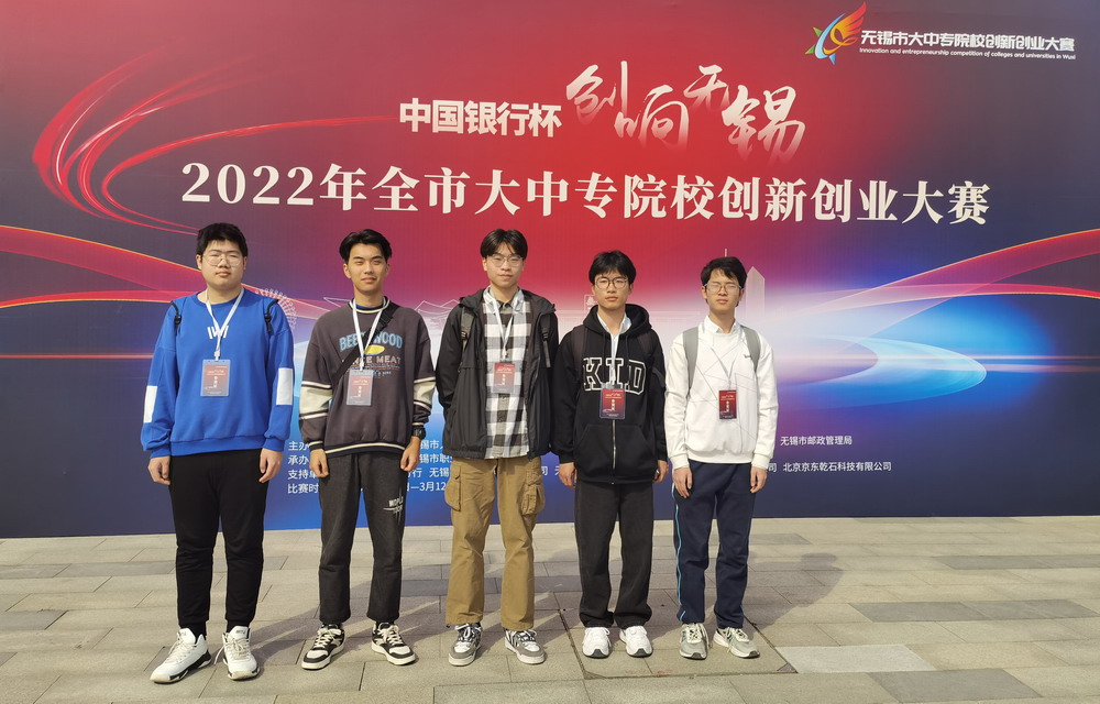 b74cab66d0644d77b5f5422981b004d8.jpg
