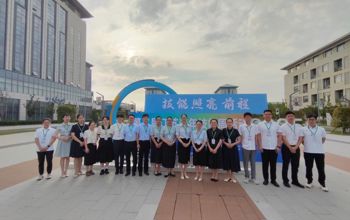 赛场逐鹿展锋芒   匠心育才传薪火