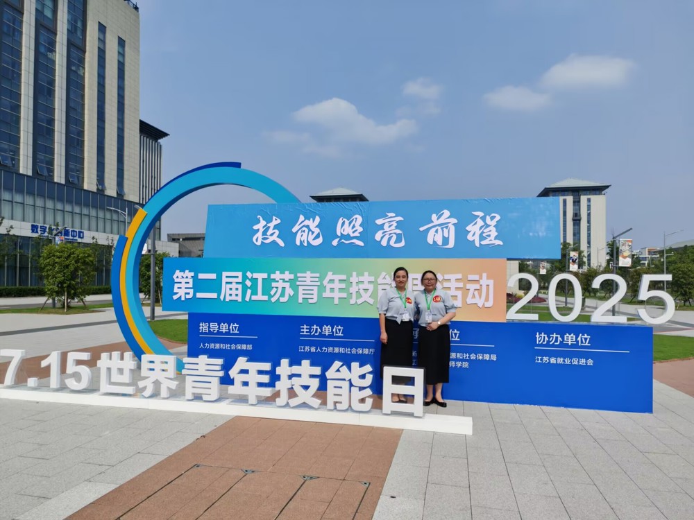 55b04fac582c441f810194fbac332ed1.jpg