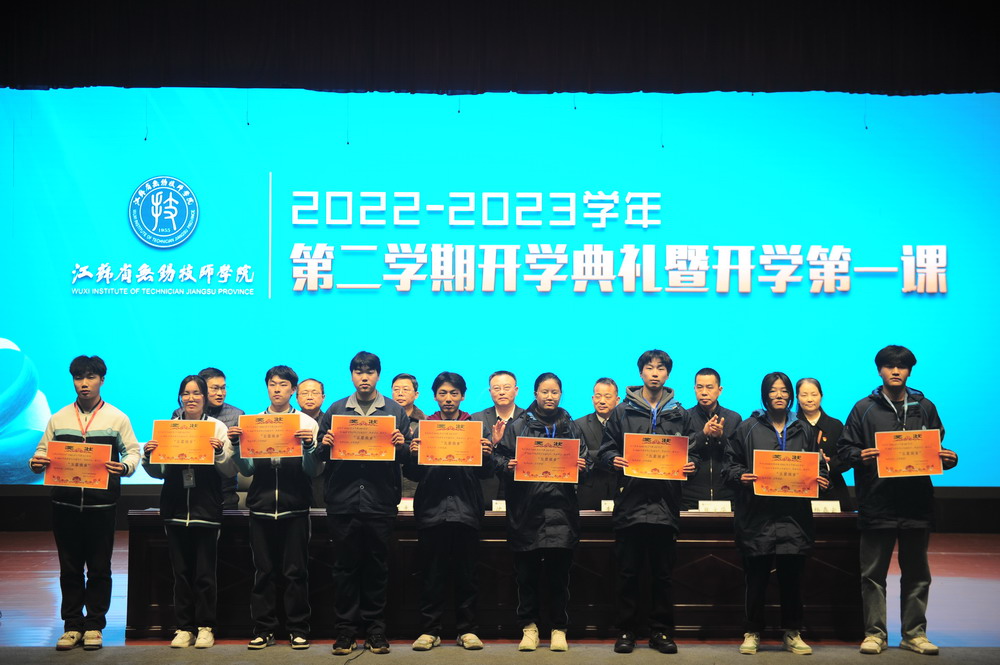 dec2e25bc5e04c90ae16f2add9984176.jpg