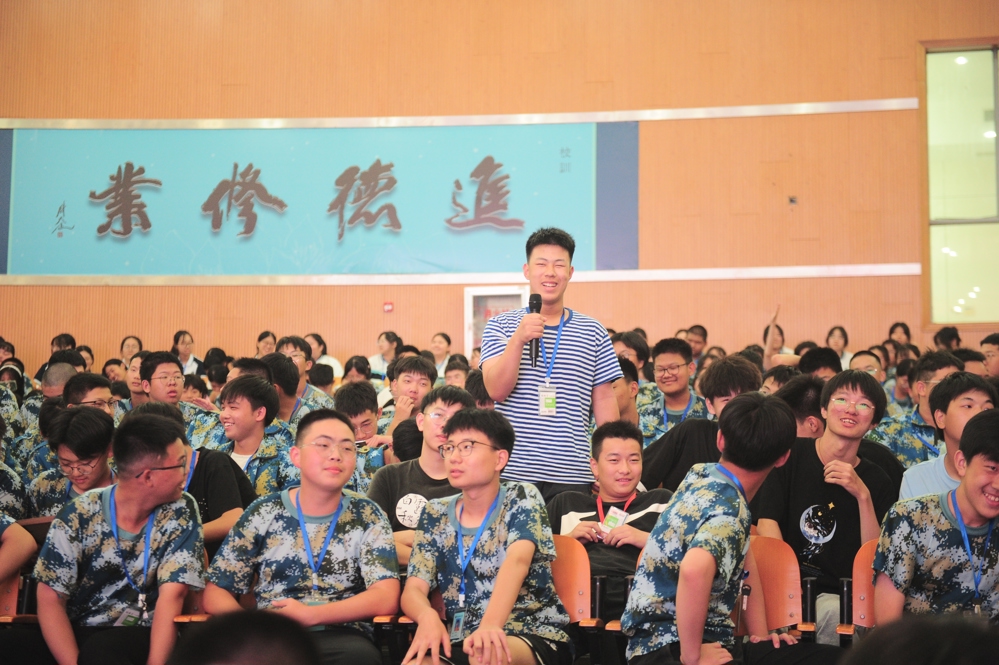 7ed8dce4f33544e1af70bc3b9e1e1f24.jpg