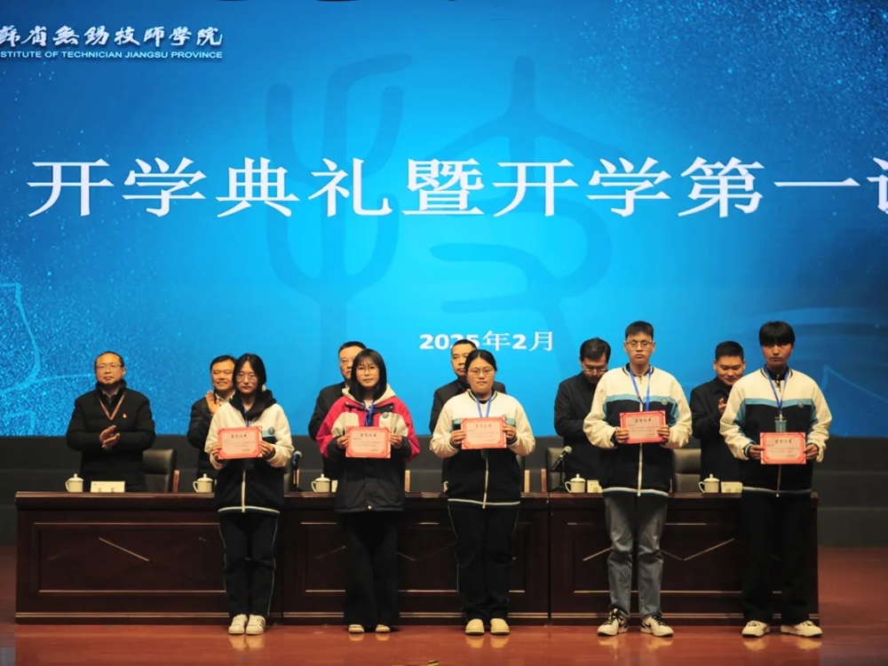 e4126cac4e8f4d6ea71bc3c3abb6c175.jpg
