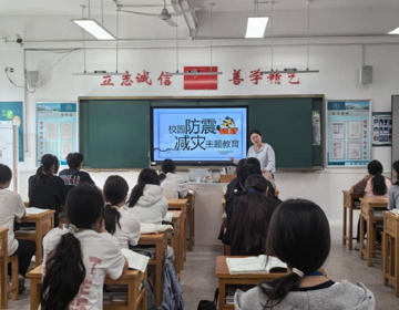 以学固基强意识，以练砺能筑防线