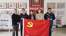 暖心服务进社区 党员先锋在行动