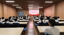 青春向党启新程