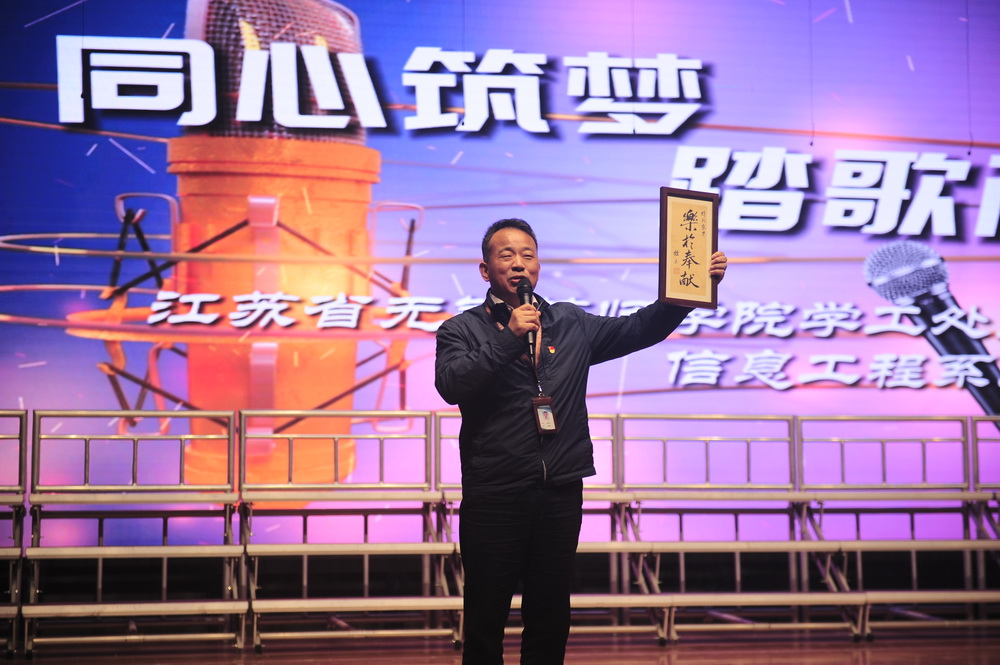d2068d831a8a4cb198f350acbeb076f3.jpg