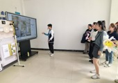 家长入校：观学生创意成果，享义卖欢乐时光