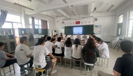 筑牢育人思想根基，明确班主任育人职责