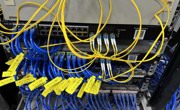 信息管理中心完成学院网络弱电间网线整理及标签标识工作