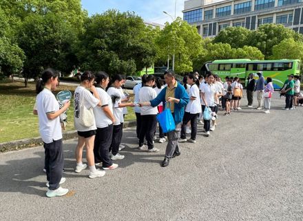 风雨无阻展风采 匠心筑梦赢未来