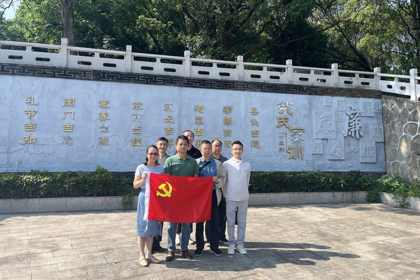 清风涤荡践初心 廉洁从教育匠魂