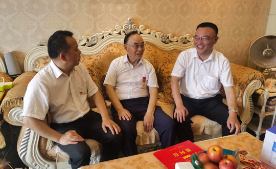 尊崇关怀 传承发扬光荣传统