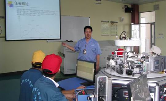 发挥专业带头人引领作用  推进示范校建设课程改革