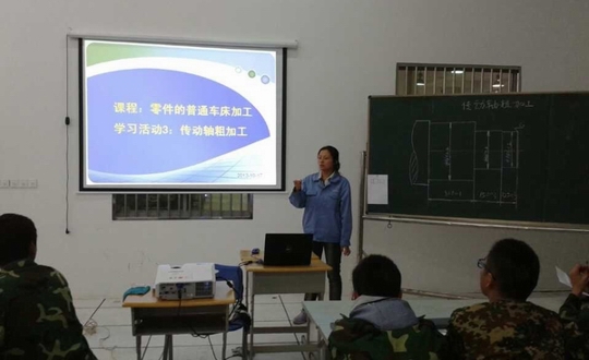 “一堂好课”带动堂堂好课