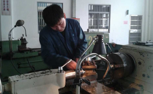 “无锡技能•技工大赛”车工项目大赛喜获佳绩