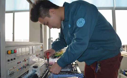 比技能  展风采