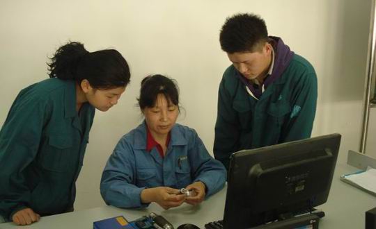 立足课程教学研究，全面提升教育能力