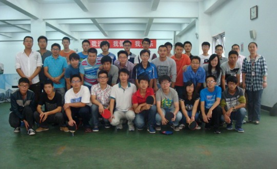 校团委举办“迎国庆”师生乒乓球比赛