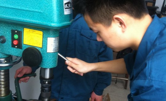 钳工巧手    变废为宝