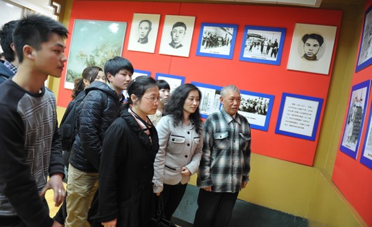 缅怀革命烈士  激发爱国情怀