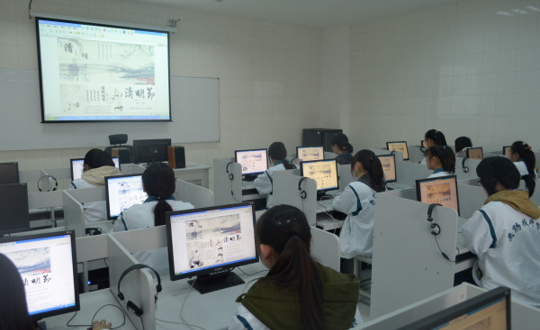 网上祭英烈，低碳抒哀思