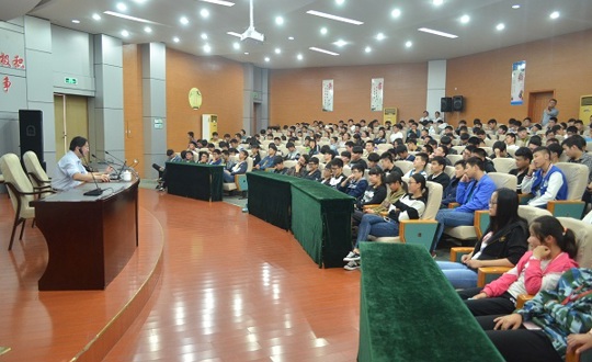 学院组织开展传染疾病预防知识讲座