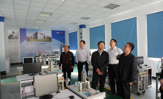 江苏省盐城技师学院来我院考察学习