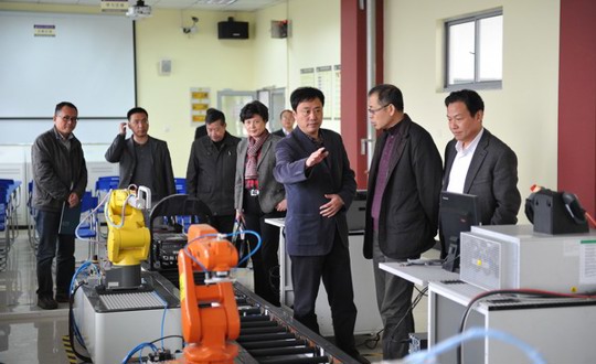 无锡市政协、市教育局领导一行来我院调研