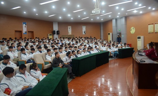 禁毒教育走进校园 戒毒人员现身说法