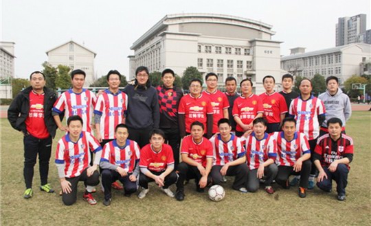 激情飞扬现活力 绿荫赛场展风采