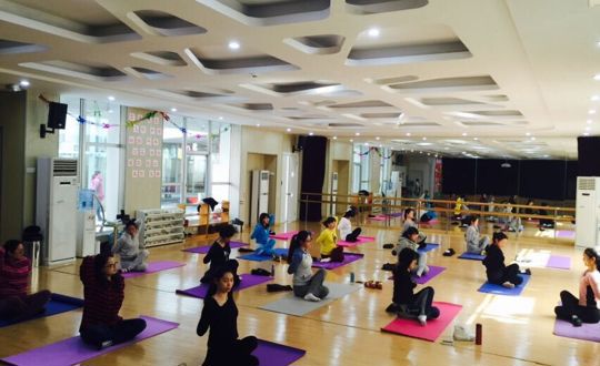 我院青年教师参加市属院校教工瑜伽社团活动