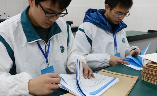 志愿服务我争先  青春奉献我先行