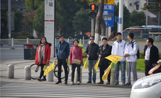 党建带团建 传承奉献服务精神