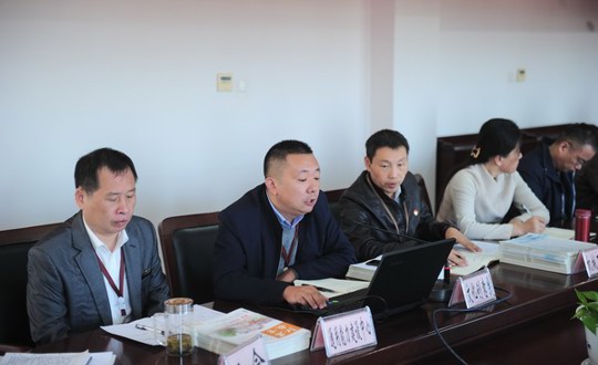 用榜样的力量 砥砺前行