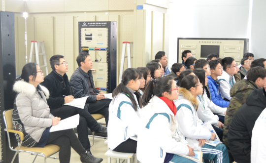 推门听课 聚焦质量