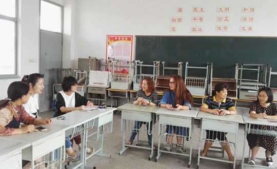 商贸服务系党支部切实做好三季度恳谈日活动