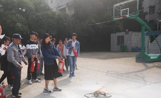 会计学院组织党员及学生开展消防安全疏散演习