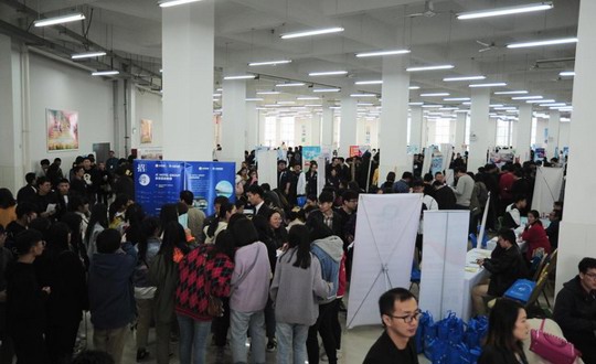 放飞美丽梦想 成就精彩未来