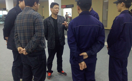 学院副院长陈志勇看望参加国赛选拔训练师生