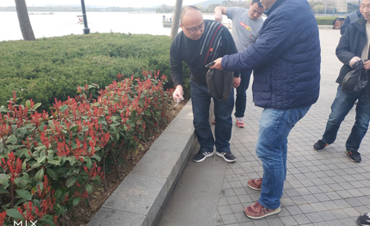 机械工程系党支部开展“学雷锋”志愿服务实践活动