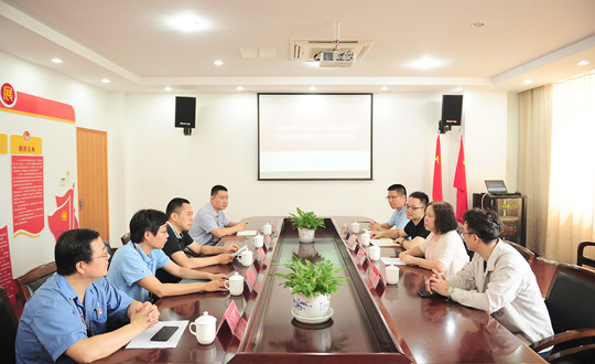 一汽解放汽车有限公司发动机事业部与我院签订冠名班协议