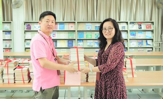 逐梦新时代 书香溢校园