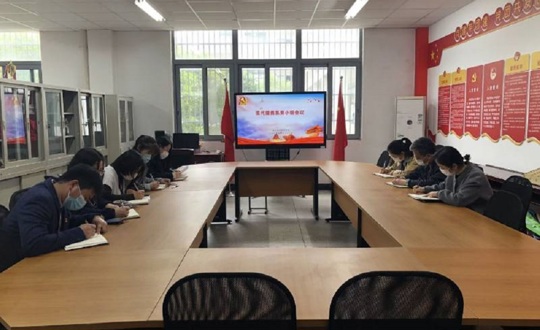 现代服务系召开4月份党小组会议