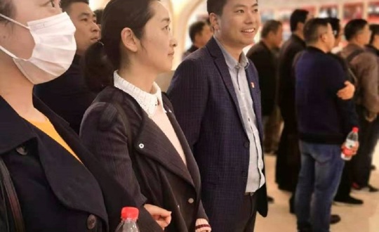 现代服务系党支部赴无锡红豆集团“四千四万”现场教学点参观学习